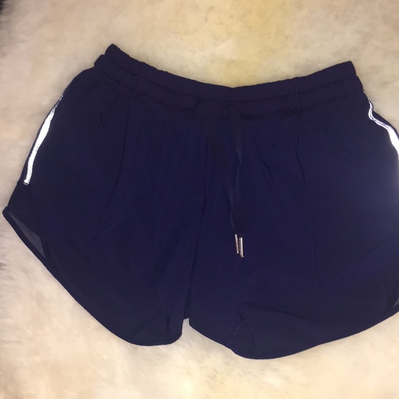 Hotty Hot Shorts Size 4 - Picture 3 of 6